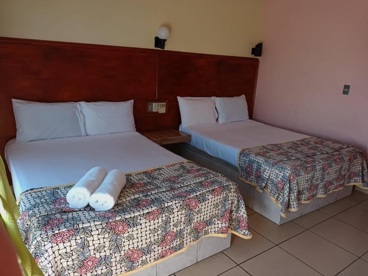 פוארטו אסקונדידו Hotel Casa Juanita מראה חיצוני תמונה