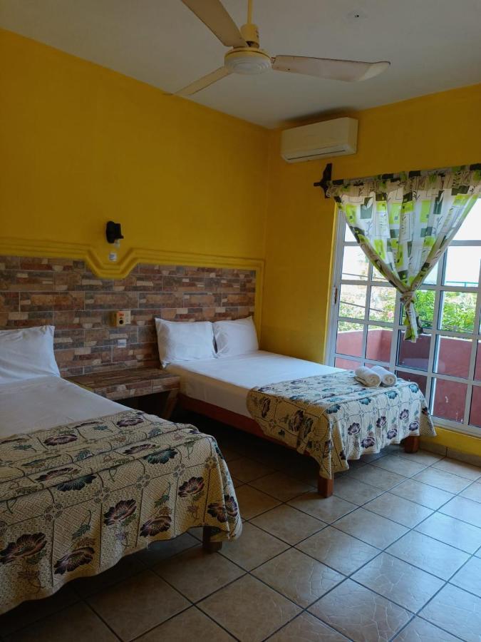 פוארטו אסקונדידו Hotel Casa Juanita מראה חיצוני תמונה