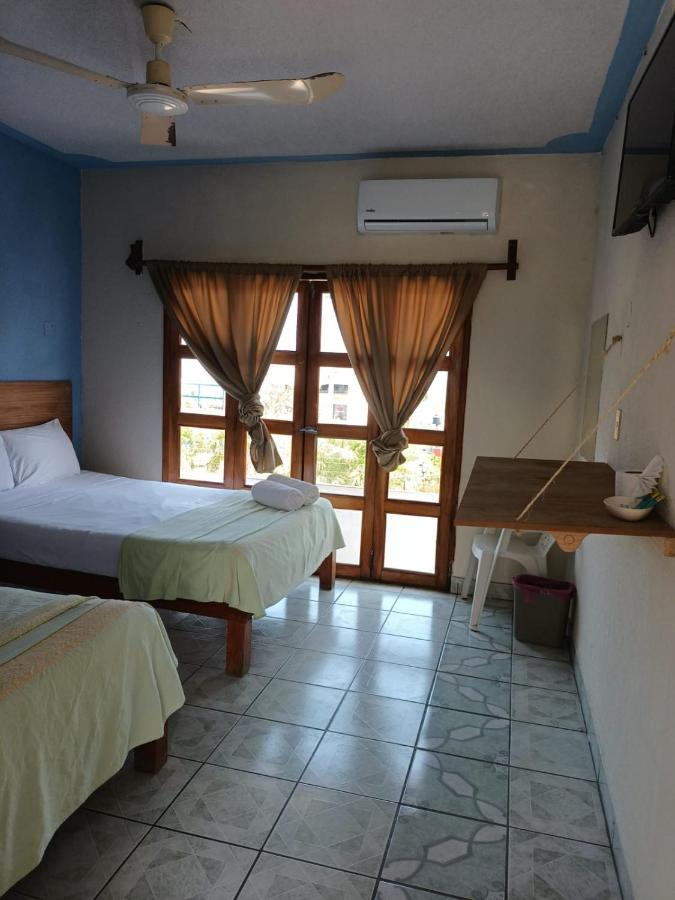 פוארטו אסקונדידו Hotel Casa Juanita מראה חיצוני תמונה