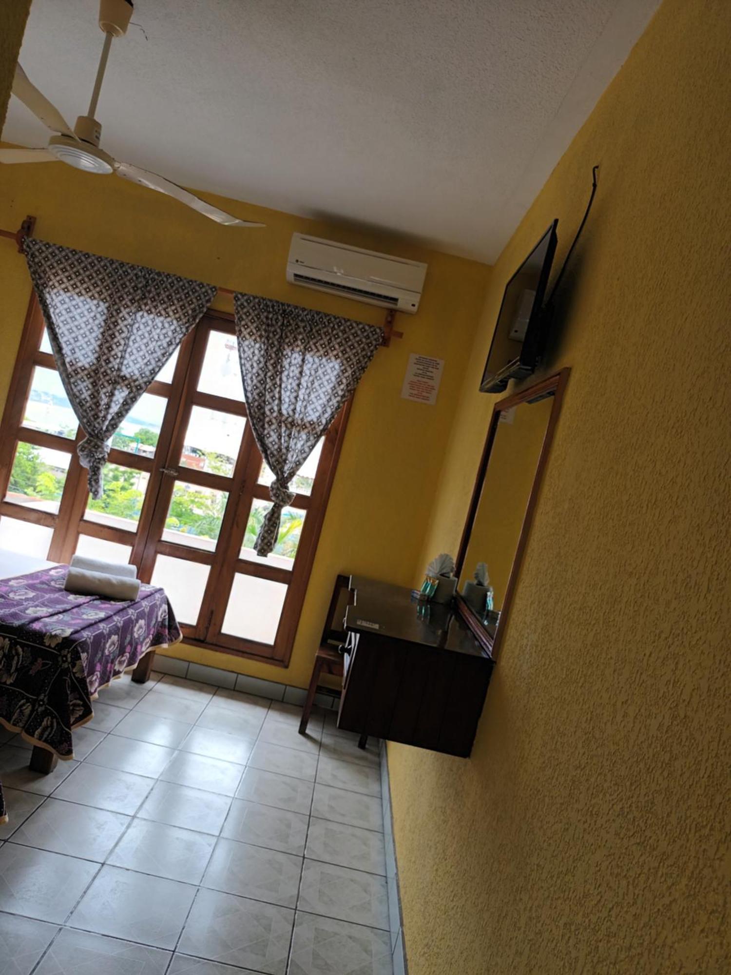 פוארטו אסקונדידו Hotel Casa Juanita מראה חיצוני תמונה