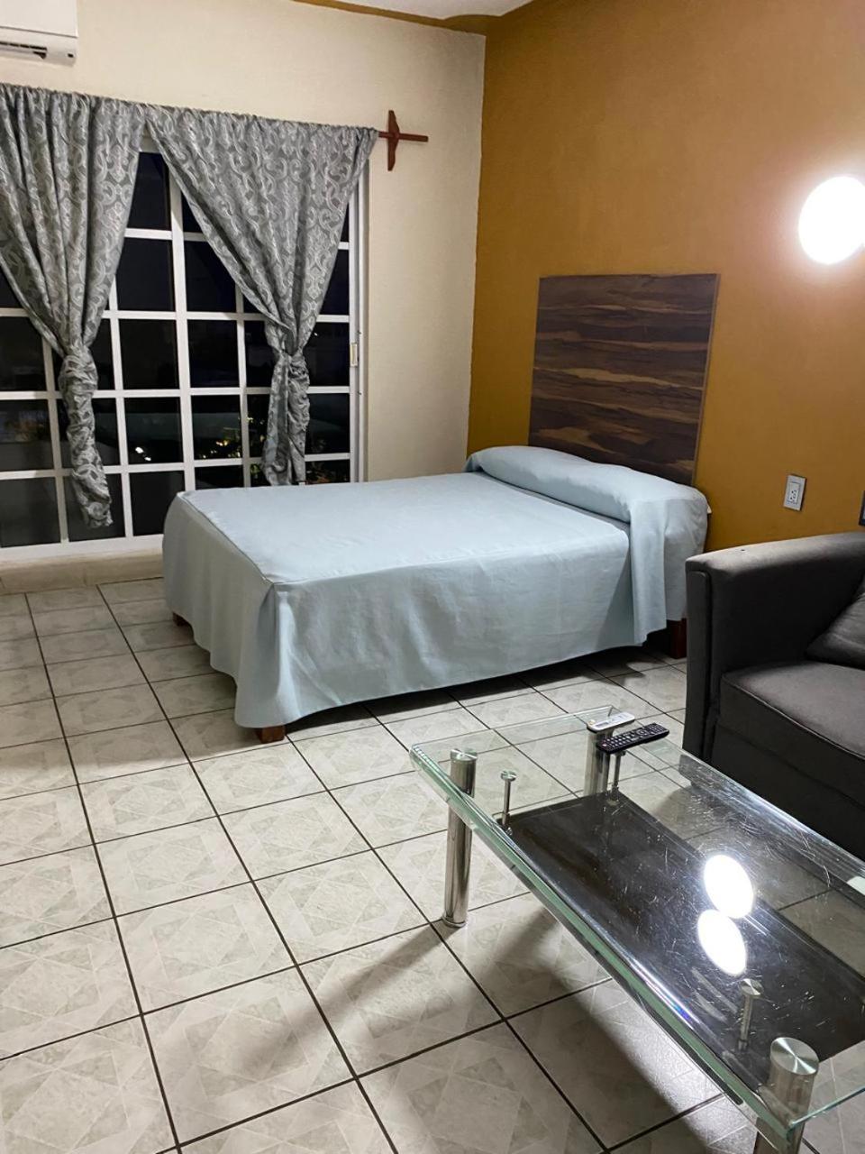 פוארטו אסקונדידו Hotel Casa Juanita מראה חיצוני תמונה